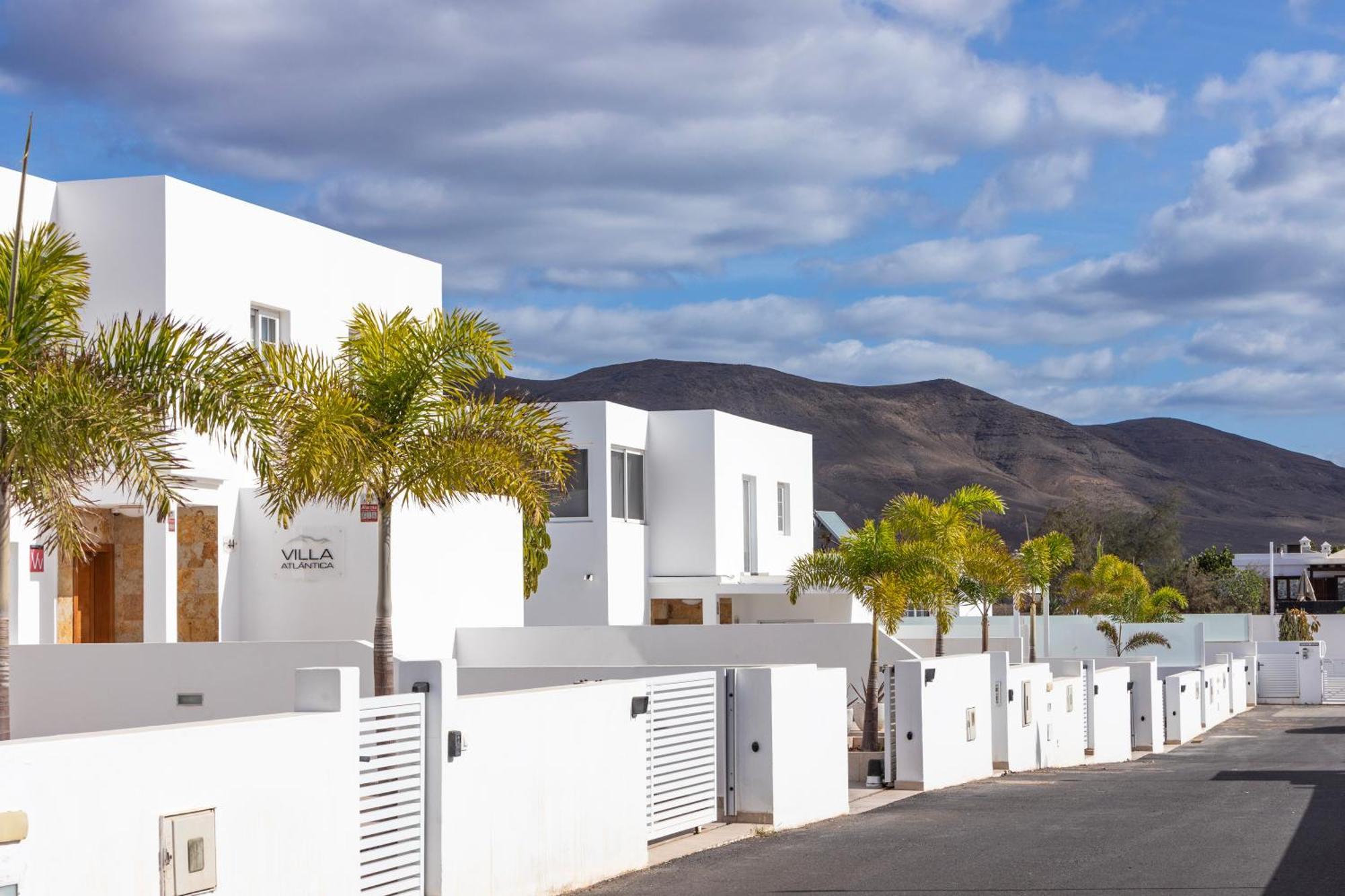 Villa Atlantica - Heated Pool In Playa Blanca Exteriör bild